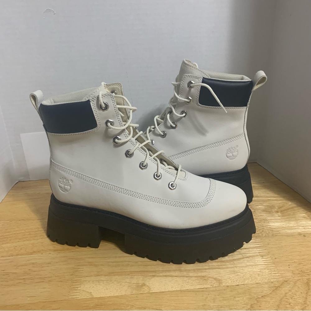 Timberland Sky 6 Inch Women's Size 10M‎ Beige/Black Clunky Lace Up Boots A5RSV